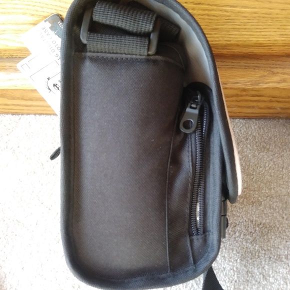 DENALI Padded Bag for MP3-Digital camera-Cell phone - Picture 4 of 9